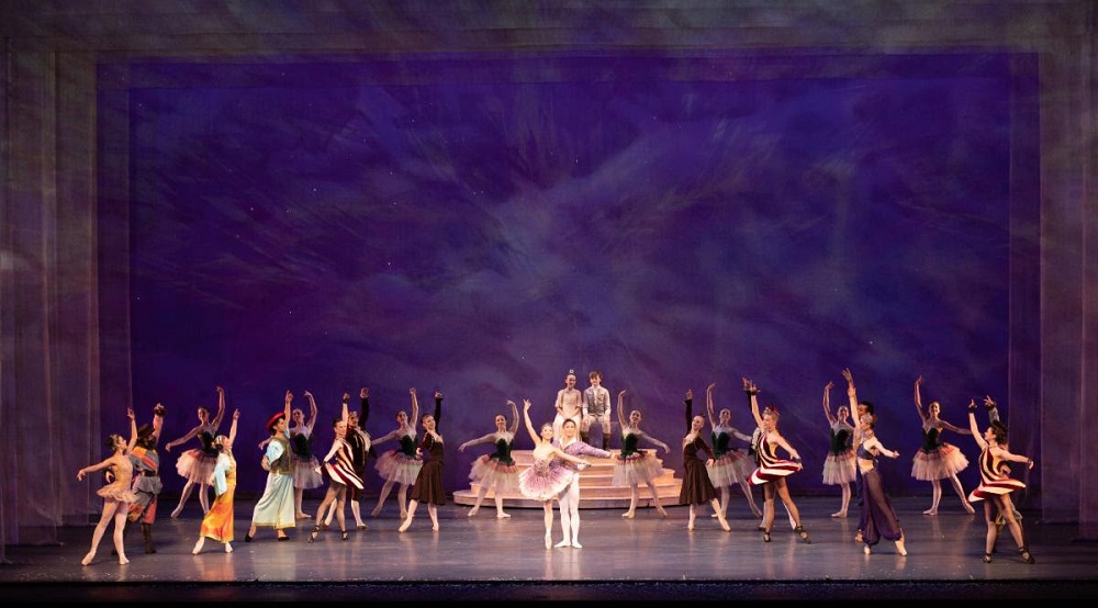 <strong>Ballet Arizona Awarded $600,000 by Governor Doug Ducey  </strong>