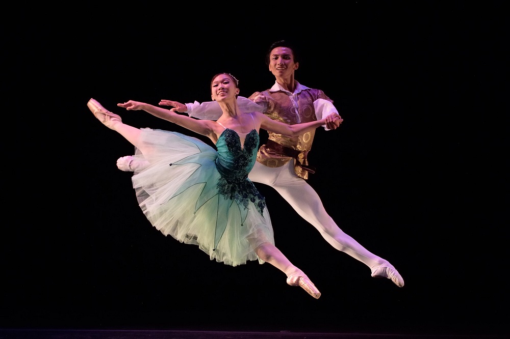 Arts Ballet Theatre of Florida Le Papillon Janis Liu and Taiyu He as friends
